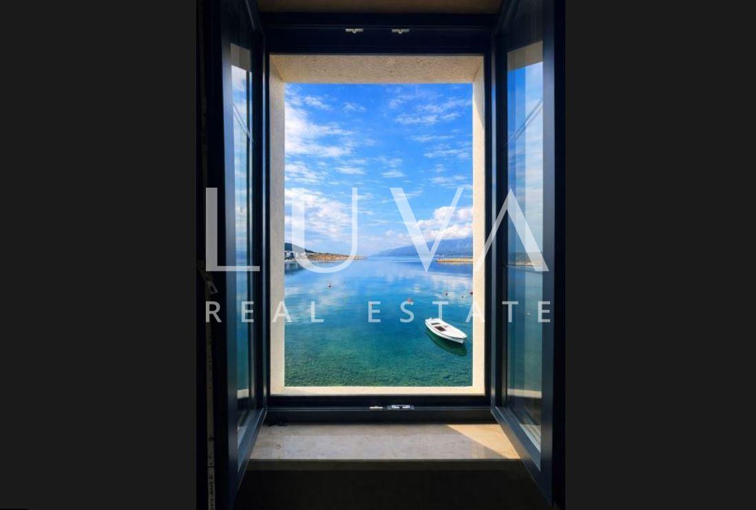 Zadar, Vinjerac, three-storey stone house by the sea for sale