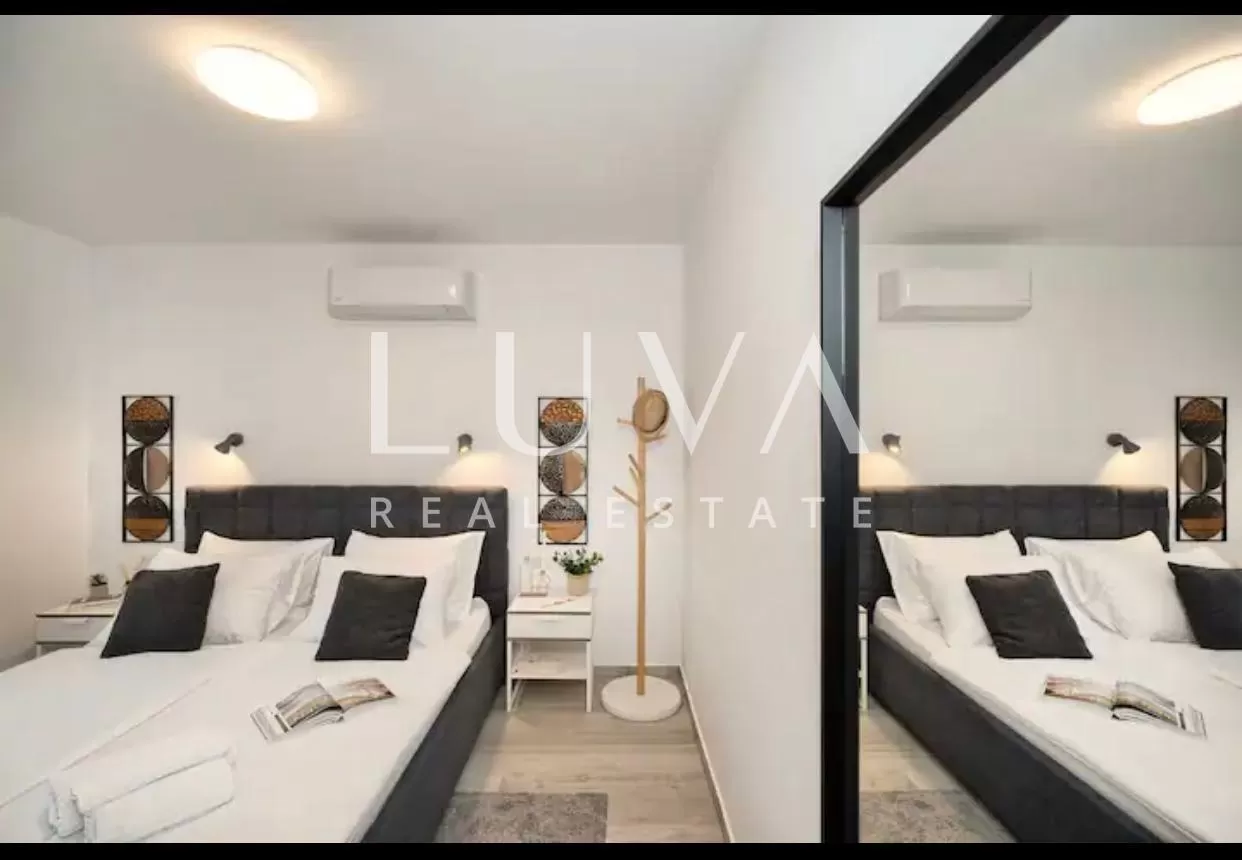 Vodice, luxuriöse Villa mit Pool zu verkaufen