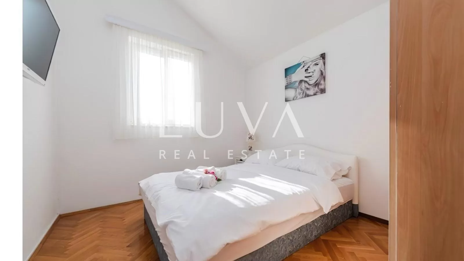 Privlaka, apartmanska kuća s bazenom na prodaju