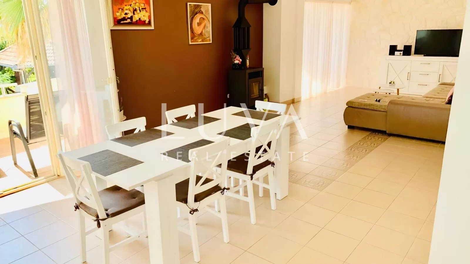 Privlaka, apartmanska kuća s bazenom na prodaju