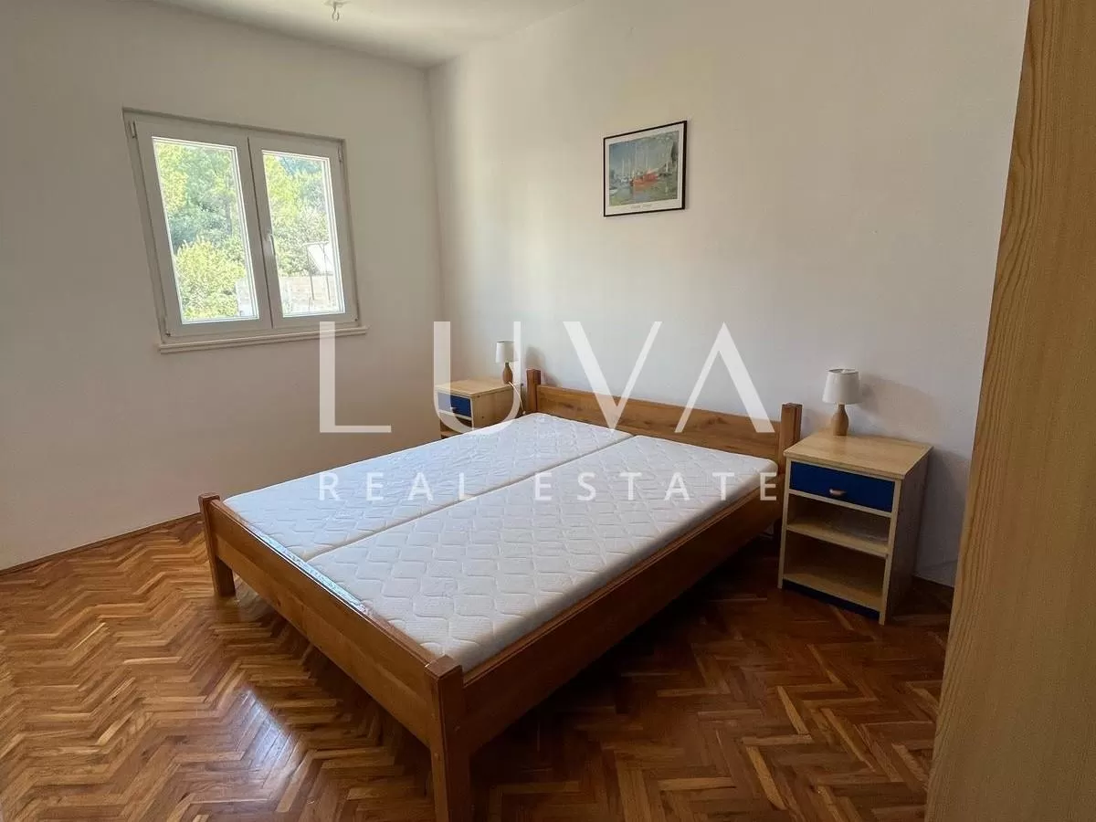 Čiovo, apartment house 540m2 with sea view for sale