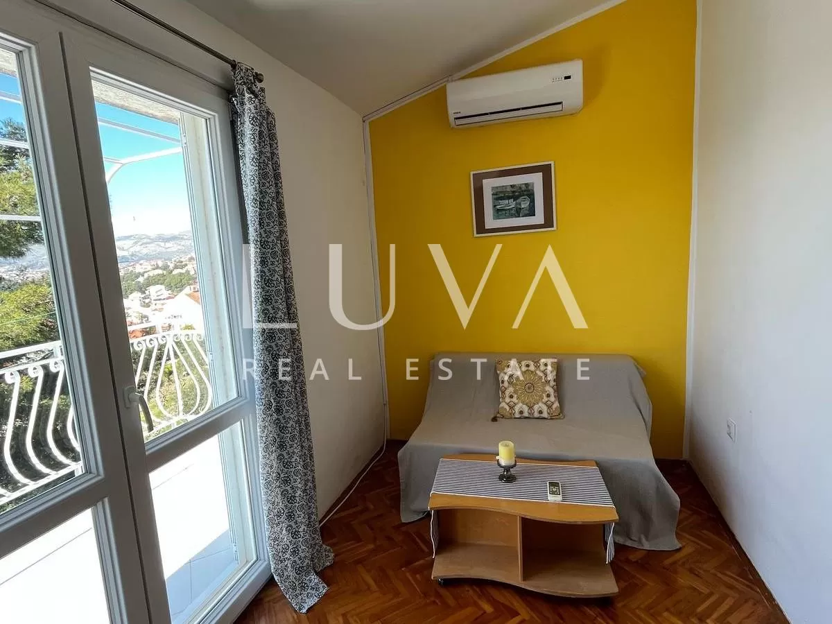 Čiovo, apartment house 540m2 with sea view for sale
