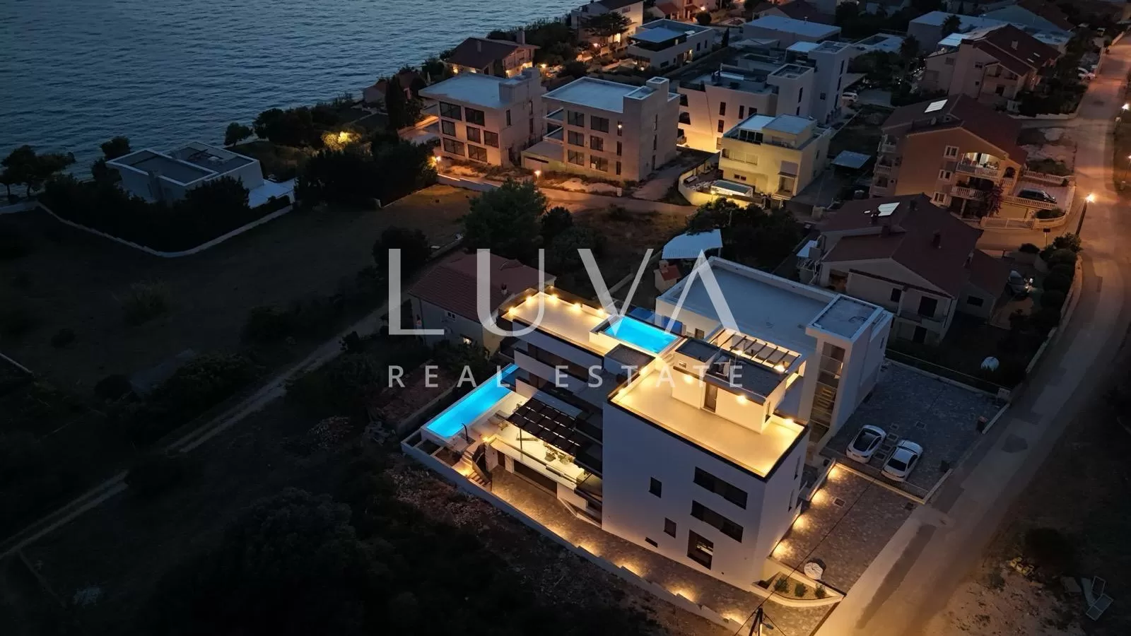 Zadar, Kožino, luksuzan stan s bazenom u novogradnji na prodaju