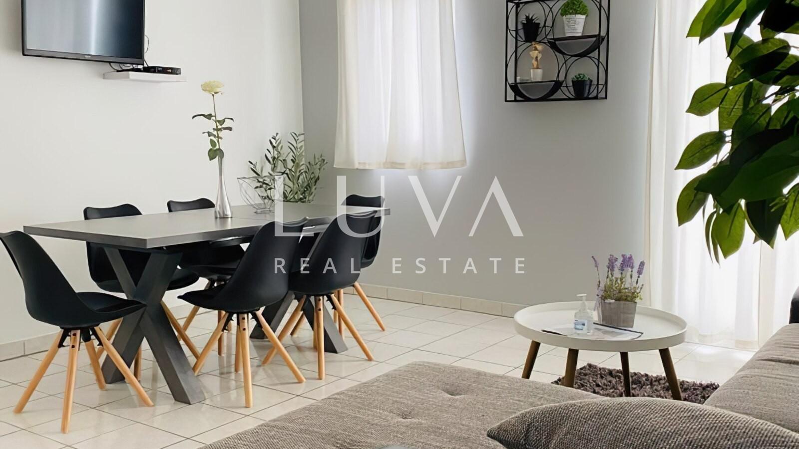 Haus am Meer in Žaborić, 430 m2, zu verkaufen