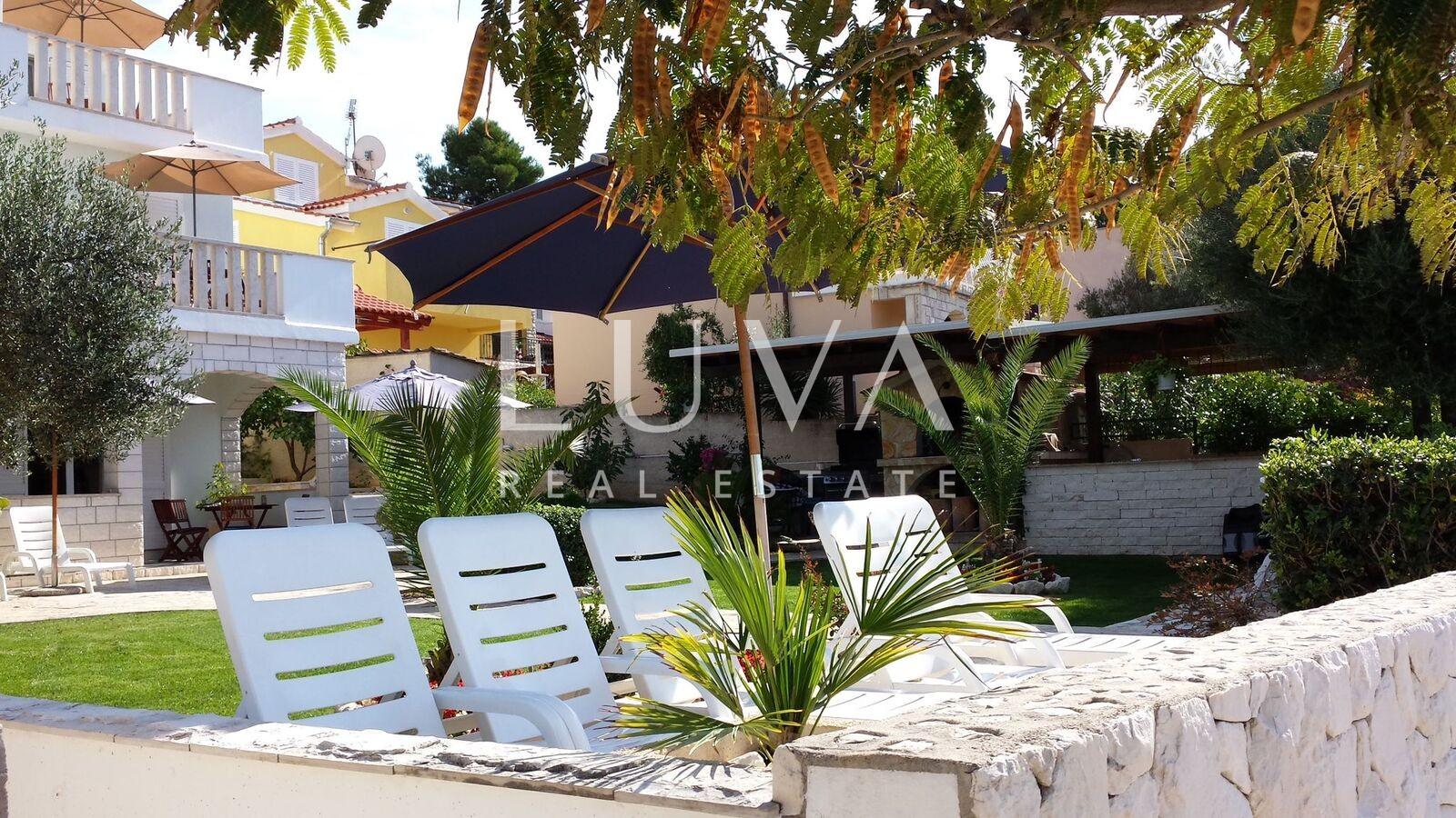 Haus am Meer in Žaborić, 430 m2, zu verkaufen