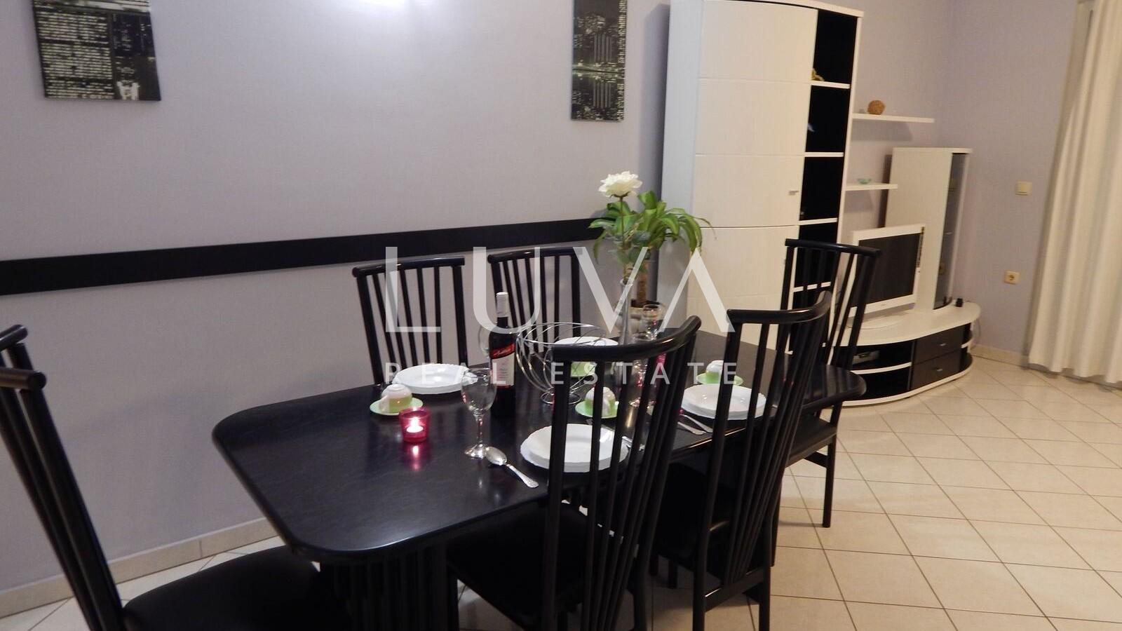 Haus am Meer in Žaborić, 430 m2, zu verkaufen