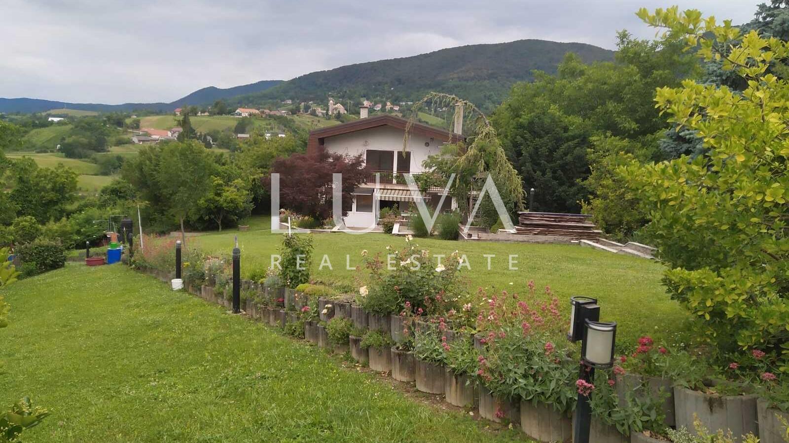 Jastrebarsko Vlaškovec - House & 23,908 m2 for sale