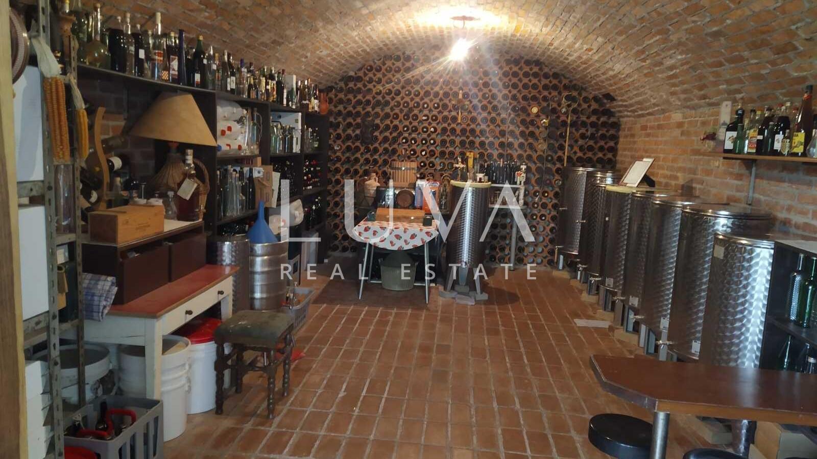 Jastrebarsko Vlaškovec - House & 23,908 m2 for sale