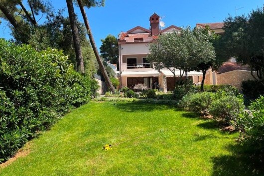 Mali Lošinj, Artatore, house first row to the sea for sale