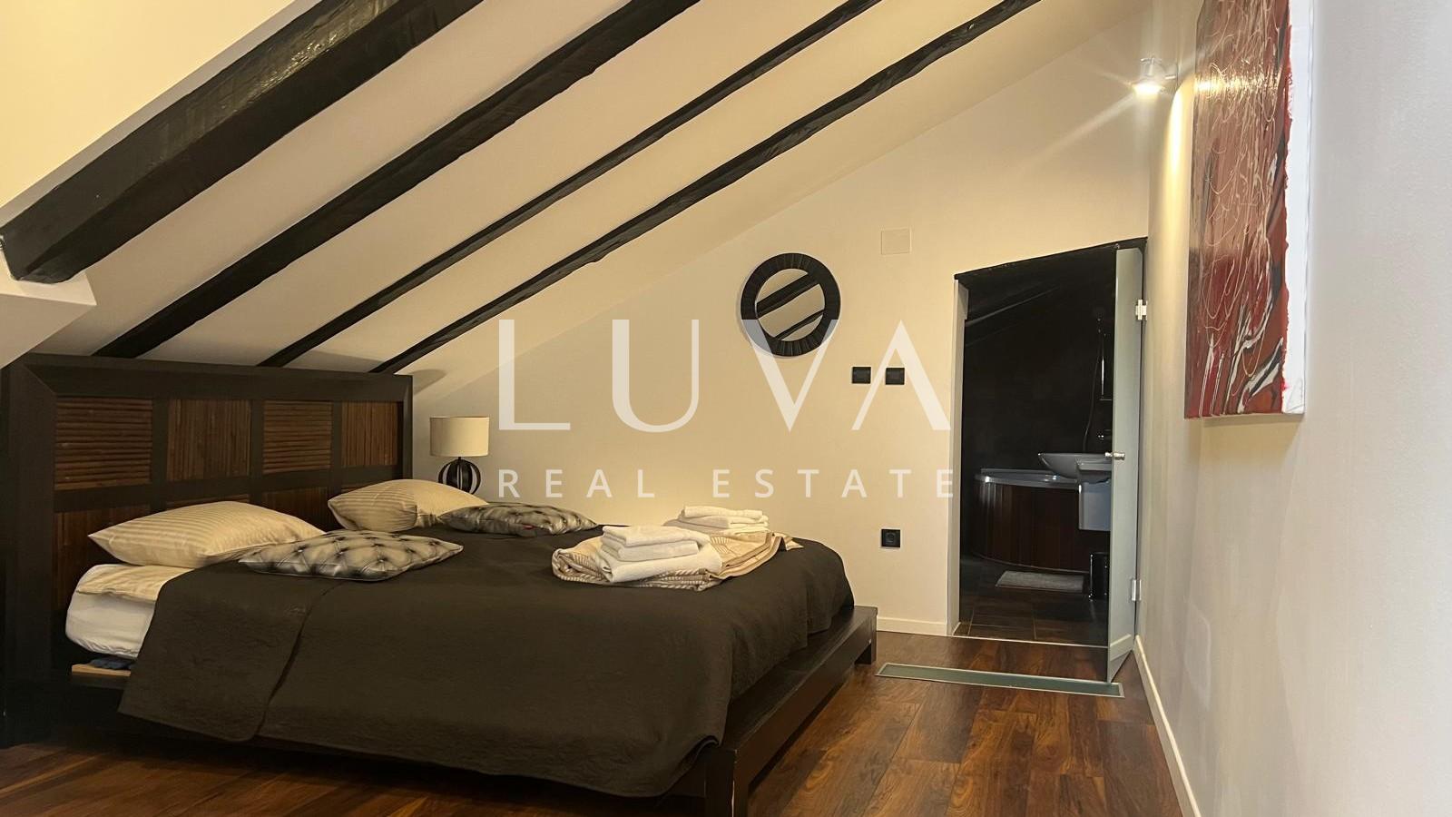 Šibenik, exklusive Wohnung 90 m2 mit Galerie im Zentrum