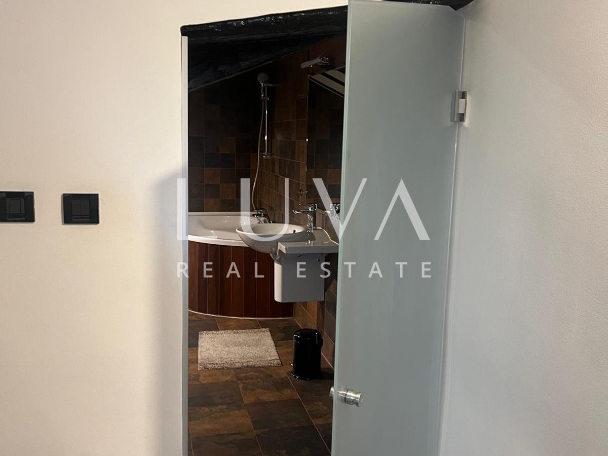 Šibenik, exklusive Wohnung 90 m2 mit Galerie im Zentrum