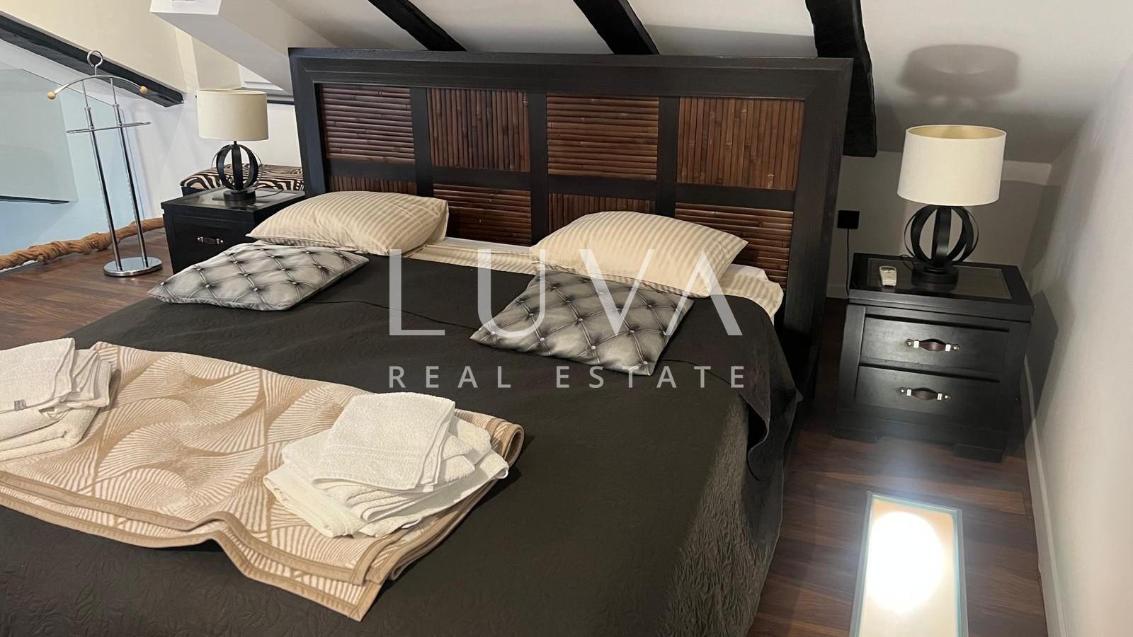 Šibenik, exklusive Wohnung 90 m2 mit Galerie im Zentrum