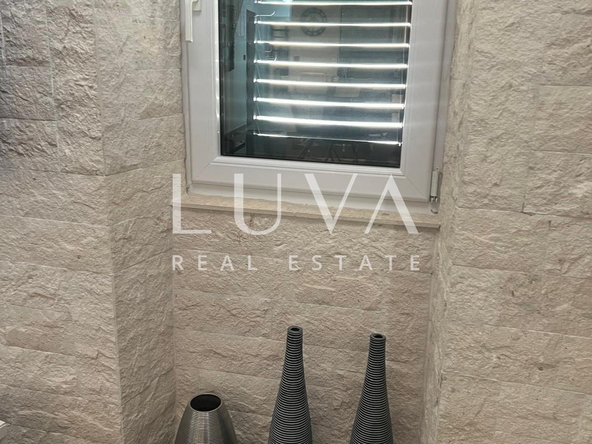 Šibenik, exklusive Wohnung 90 m2 mit Galerie im Zentrum