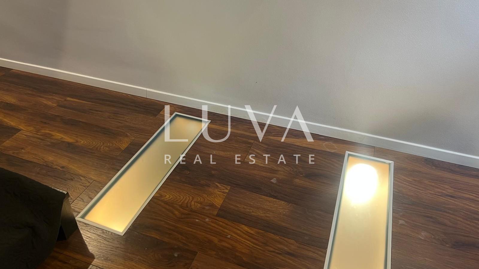 Šibenik, exklusive Wohnung 90 m2 mit Galerie im Zentrum