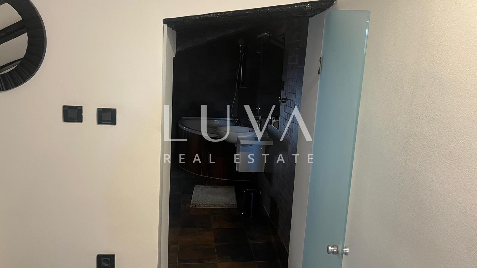 Šibenik, exklusive Wohnung 90 m2 mit Galerie im Zentrum