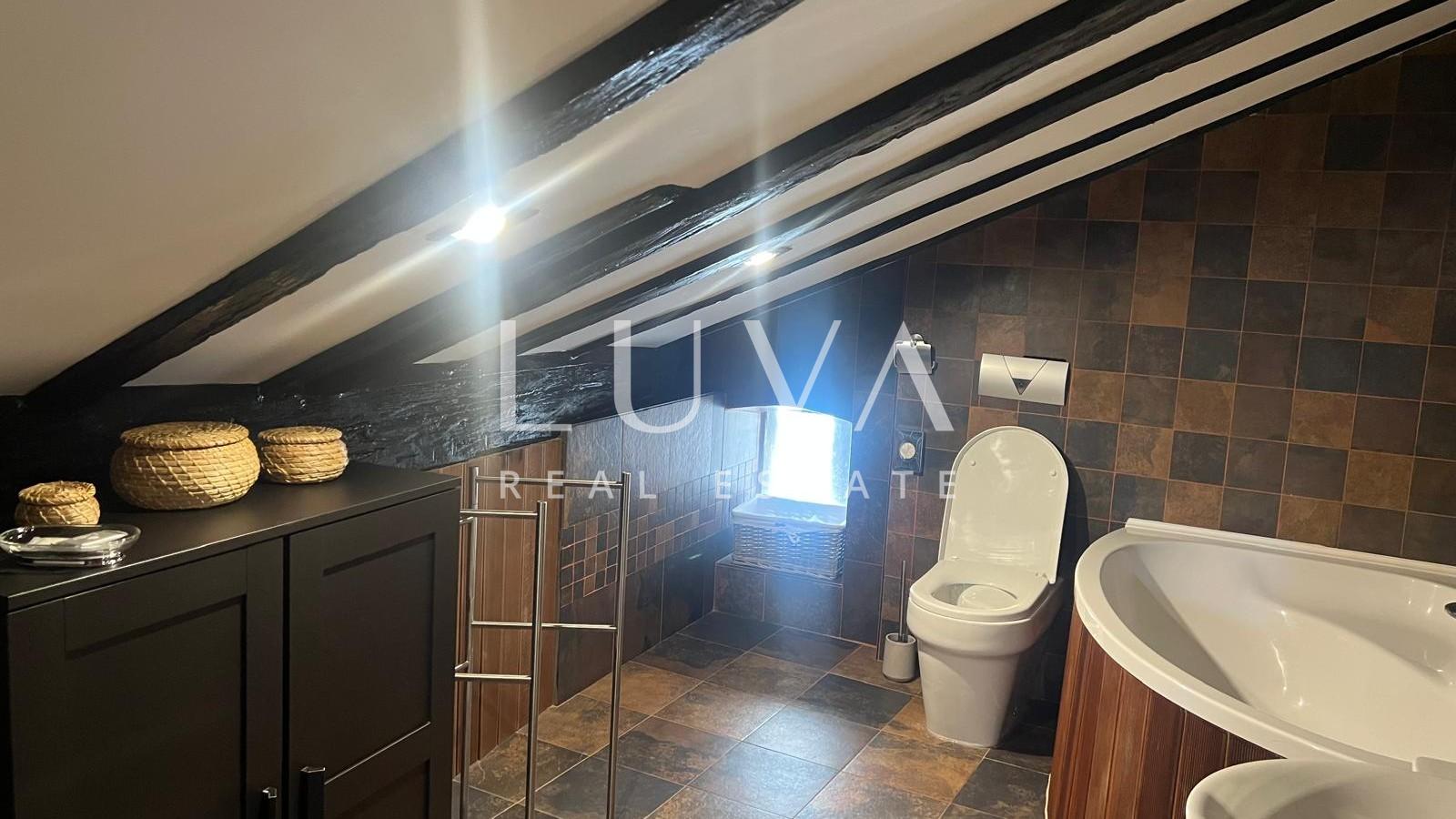 Šibenik, exklusive Wohnung 90 m2 mit Galerie im Zentrum