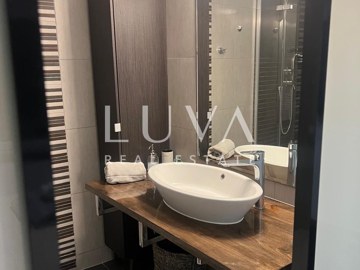 Šibenik, exklusive Wohnung 90 m2 mit Galerie im Zentrum