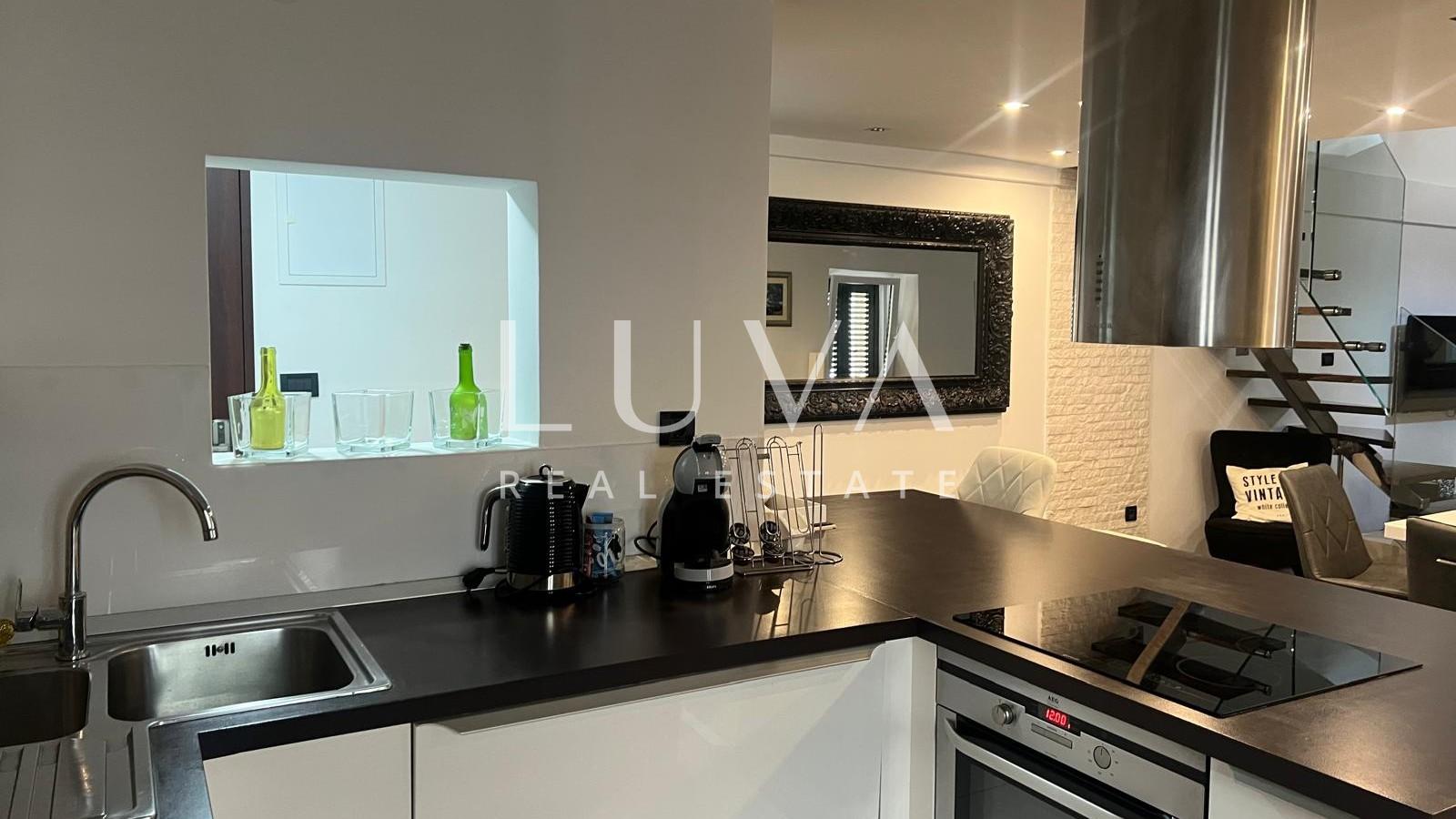 Šibenik, exklusive Wohnung 90 m2 mit Galerie im Zentrum