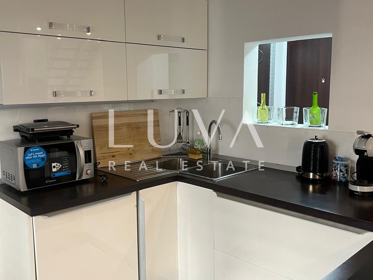 Šibenik, exklusive Wohnung 90 m2 mit Galerie im Zentrum