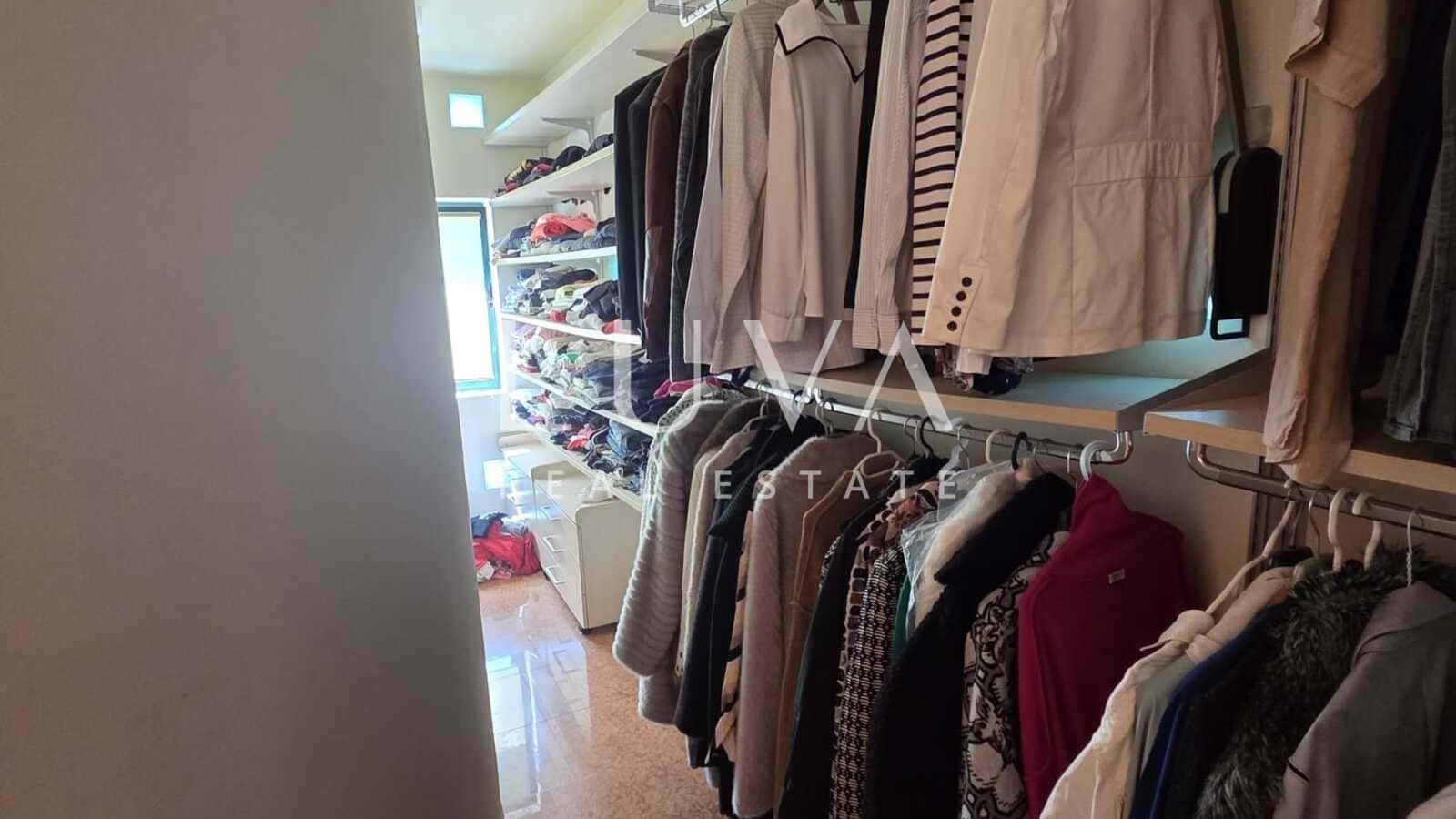 Zagreb, Gajnice, unique villa with a panoramic view