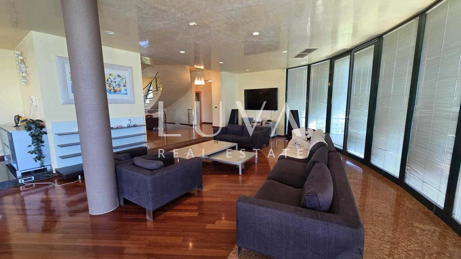 Zagreb, Gajnice, unique villa with a panoramic view