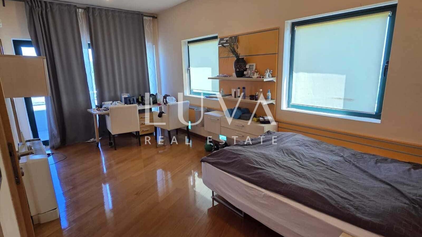 Zagreb, Gajnice, unique villa with a panoramic view