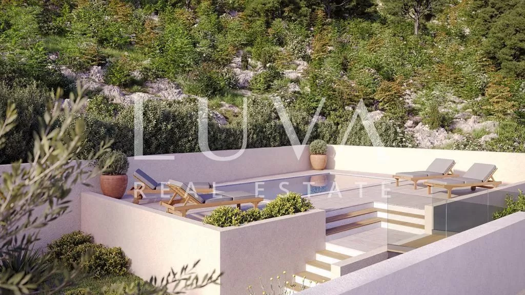 Ražanj, Villa (Rohbau) mit Pool, erste Reihe am Meer