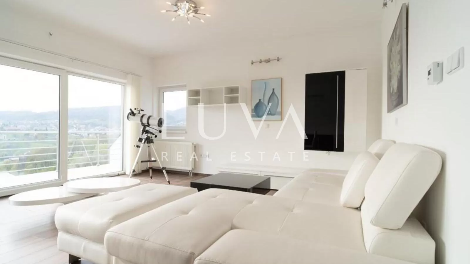 Zagreb, Šestine – Luxuriöse Maisonette-Wohnung zur Miete, 196 m², mit Garten und Garage