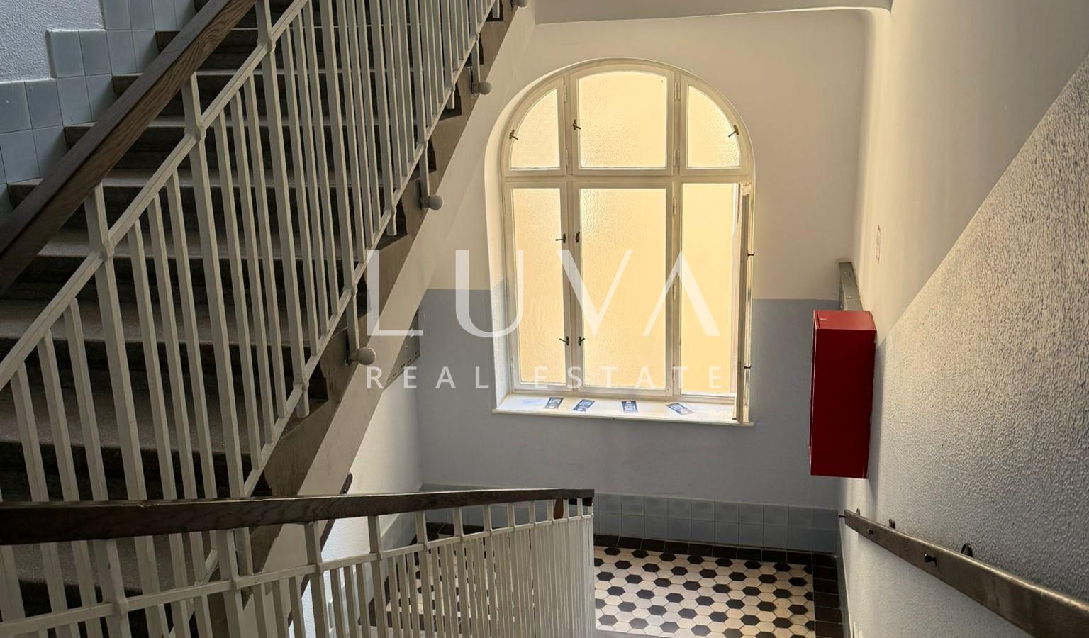 Poslovni prostor za najam, 4 sobe, 82 m2, Donji grad