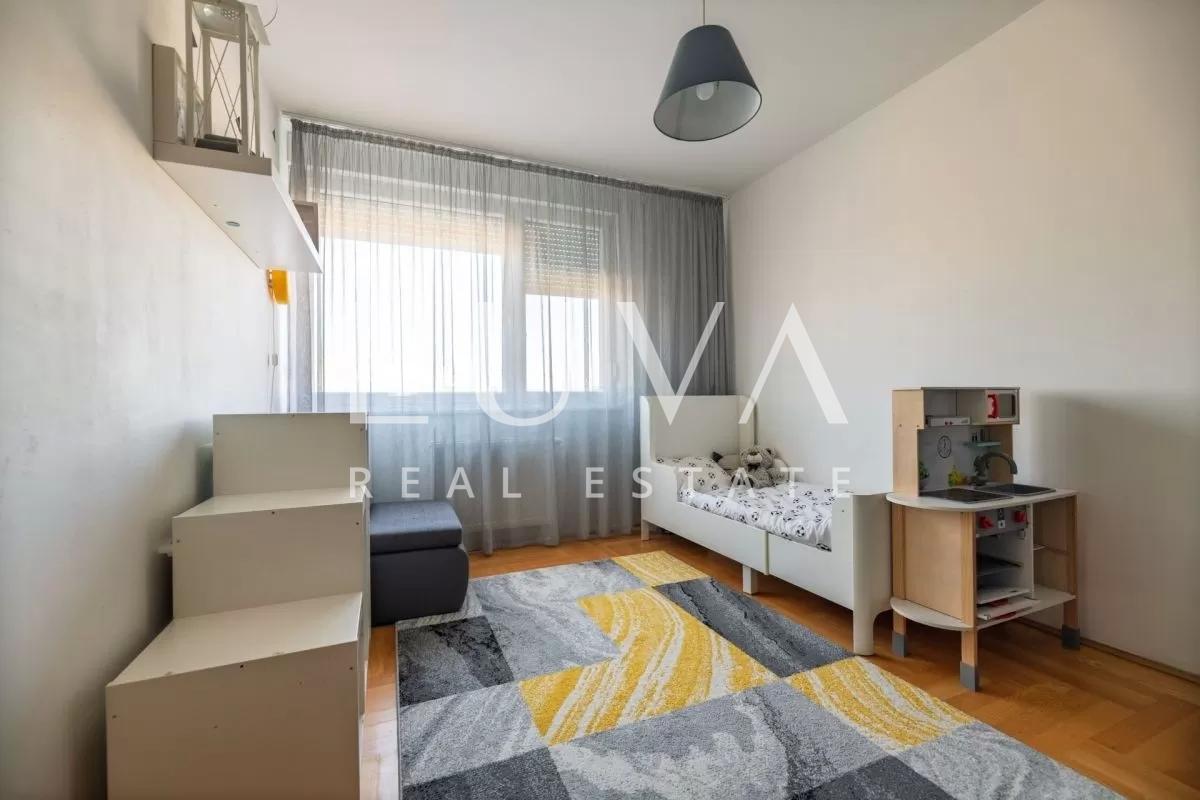 Zagreb, Veliko Polje, 3-Zimmer-Wohnung – 97 m²