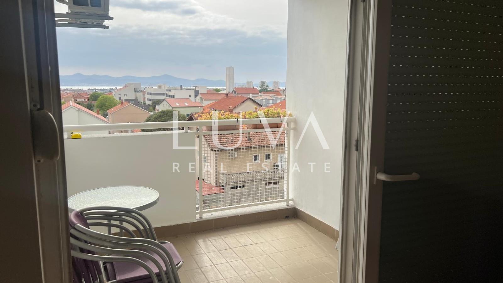 Zadar, Bili Brig, geräumige 4-Zimmer-Wohnung 87 m² zu verkaufen