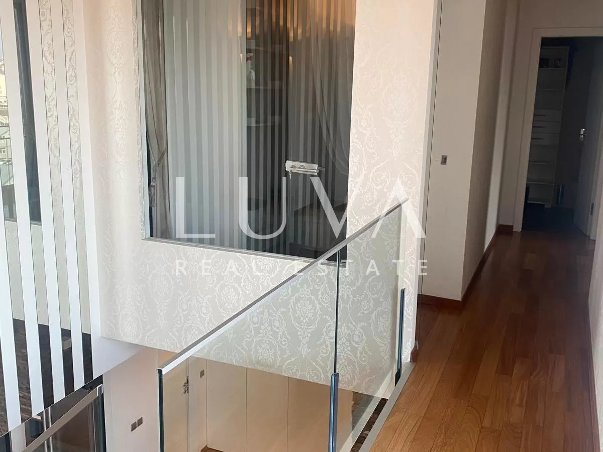 Radnička cesta, luksuzan dvoetažni stan 199m2 s garažnim mjestom