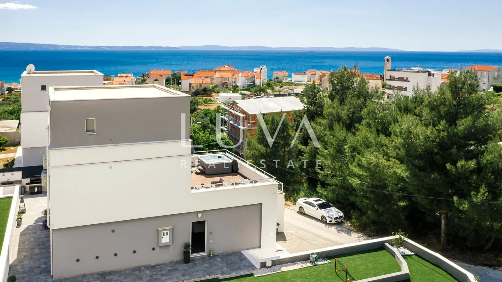 Luksuzna kuća s bazenom blizu mora u Podstrani