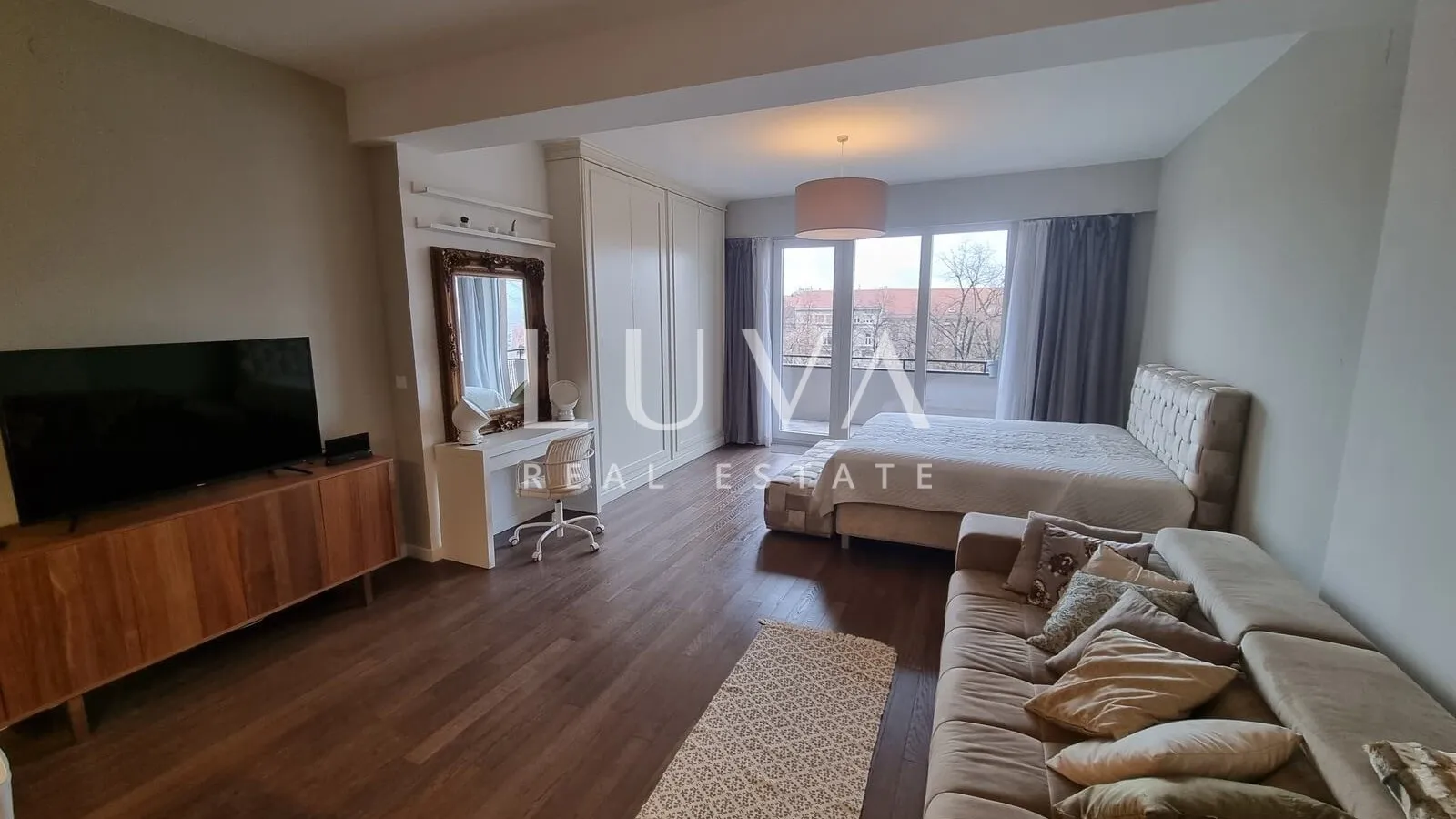 Luxuriously decorated apartment in the center of Zagreb, Svačićev square