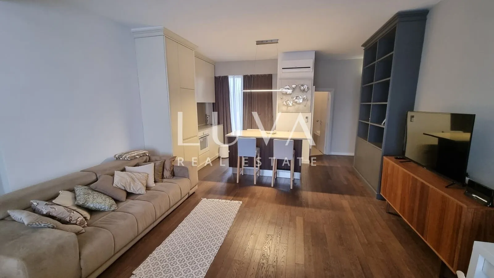 Luxuriously decorated apartment in the center of Zagreb, Svačićev square