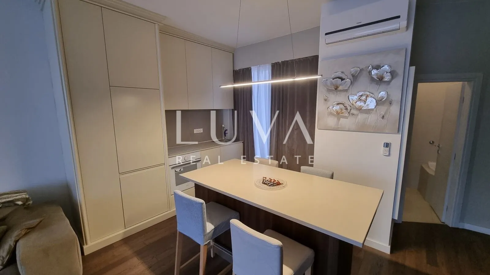 Luxuriously decorated apartment in the center of Zagreb, Svačićev square