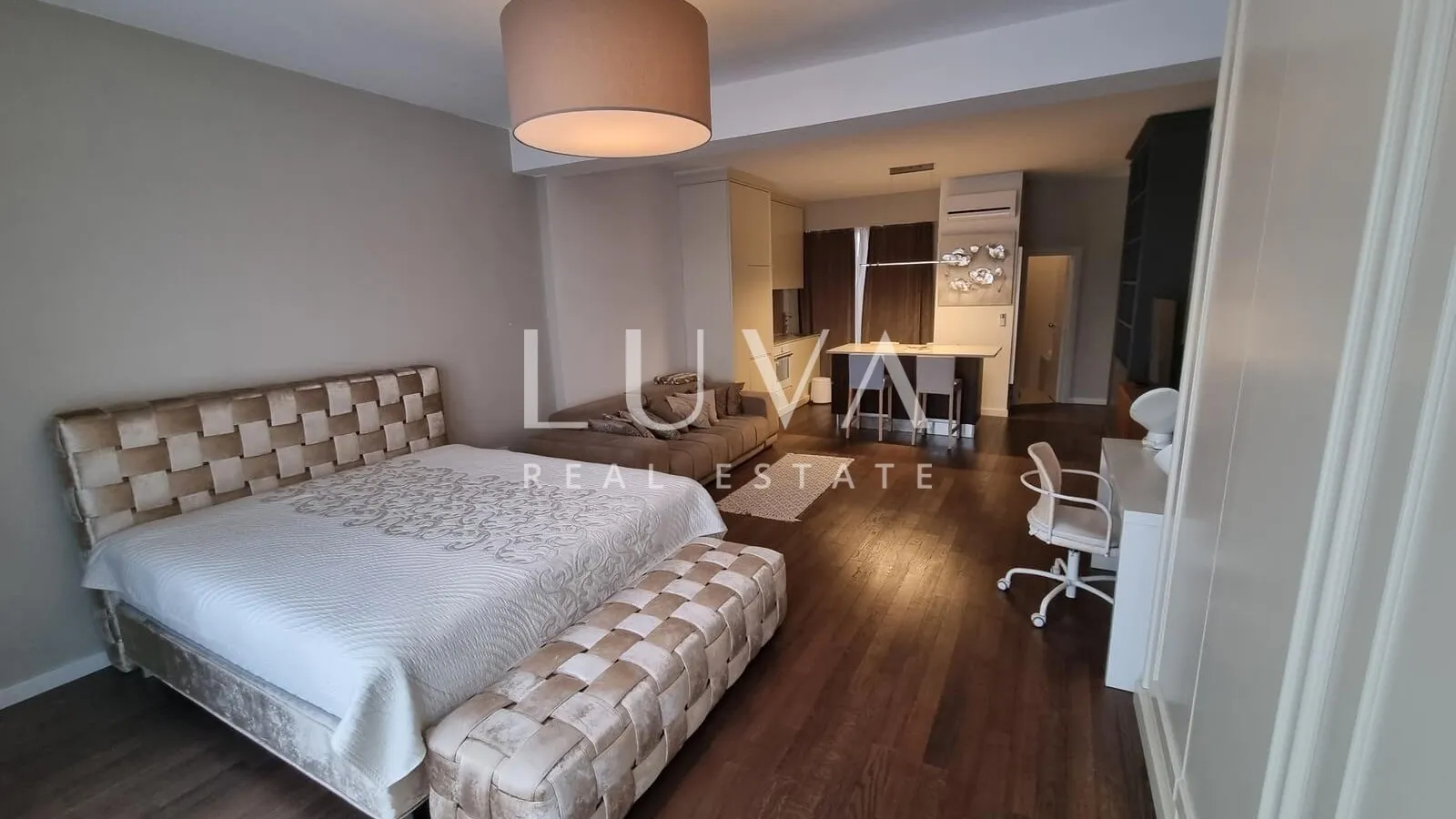 Luxuriously decorated apartment in the center of Zagreb, Svačićev square