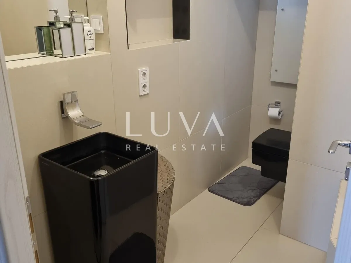 Luxuriously decorated apartment in the center of Zagreb, Svačićev square