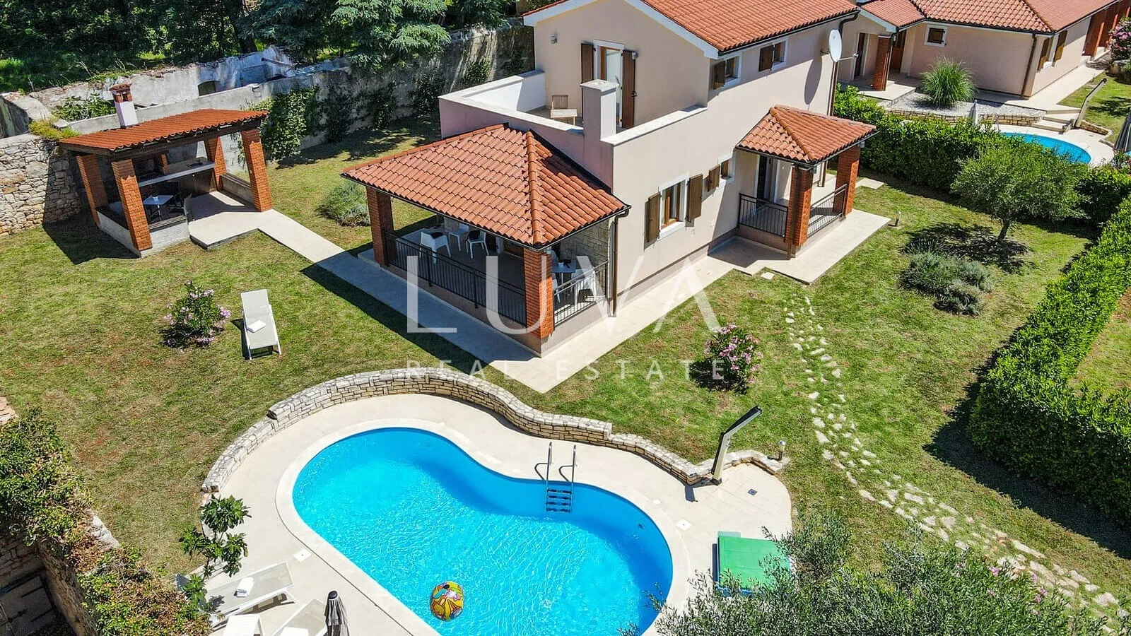 3 kuće s bazenom u Istri, odlična investicijska prilika