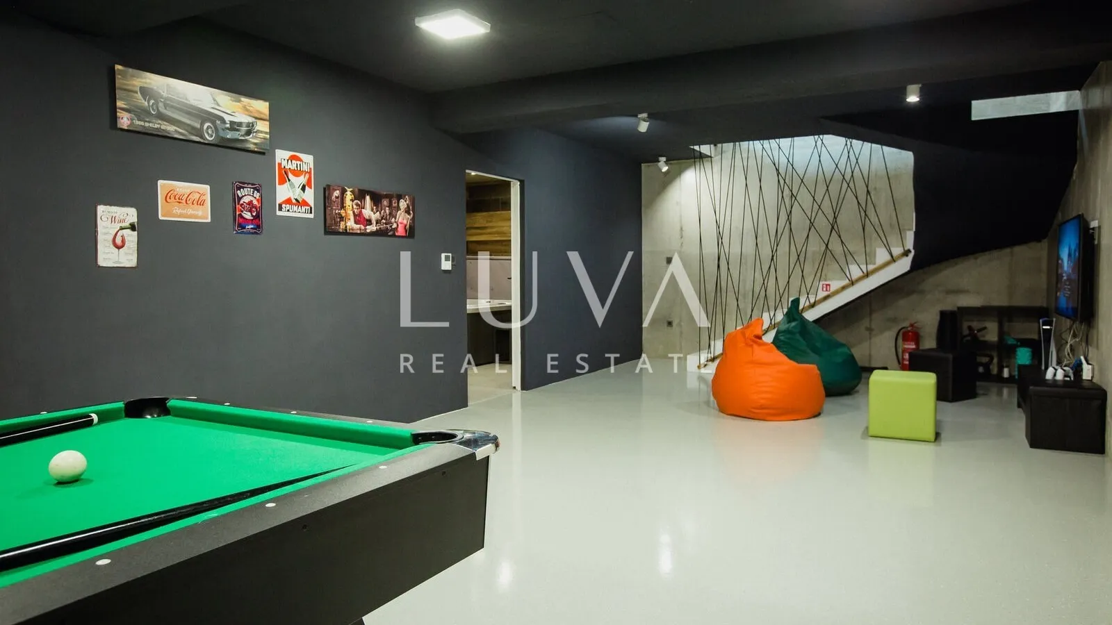 Luxury villa with pool near the sea, Baška, Krk