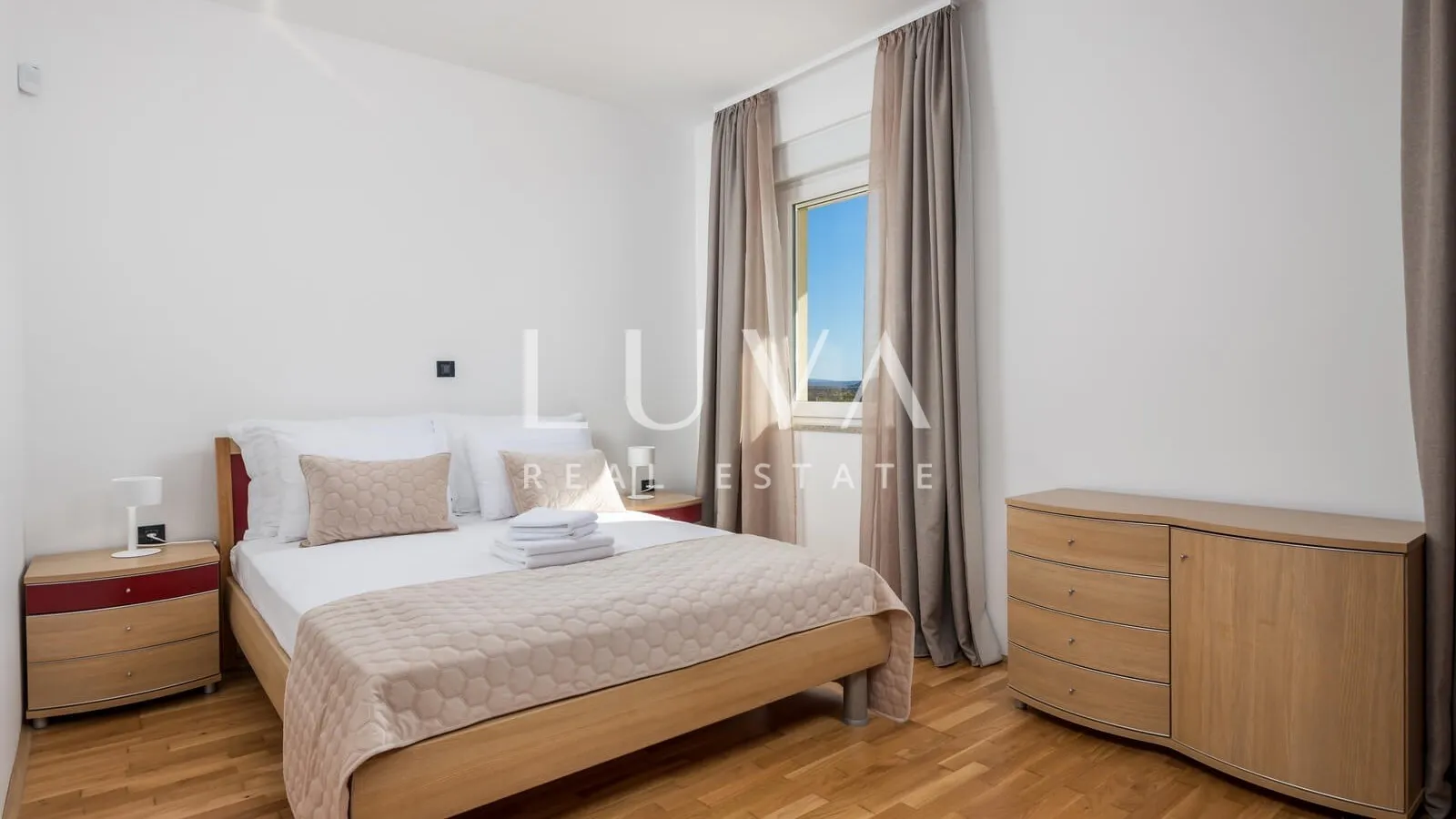 Luksuzna kuća s bazenom na osami blizu Rijeke