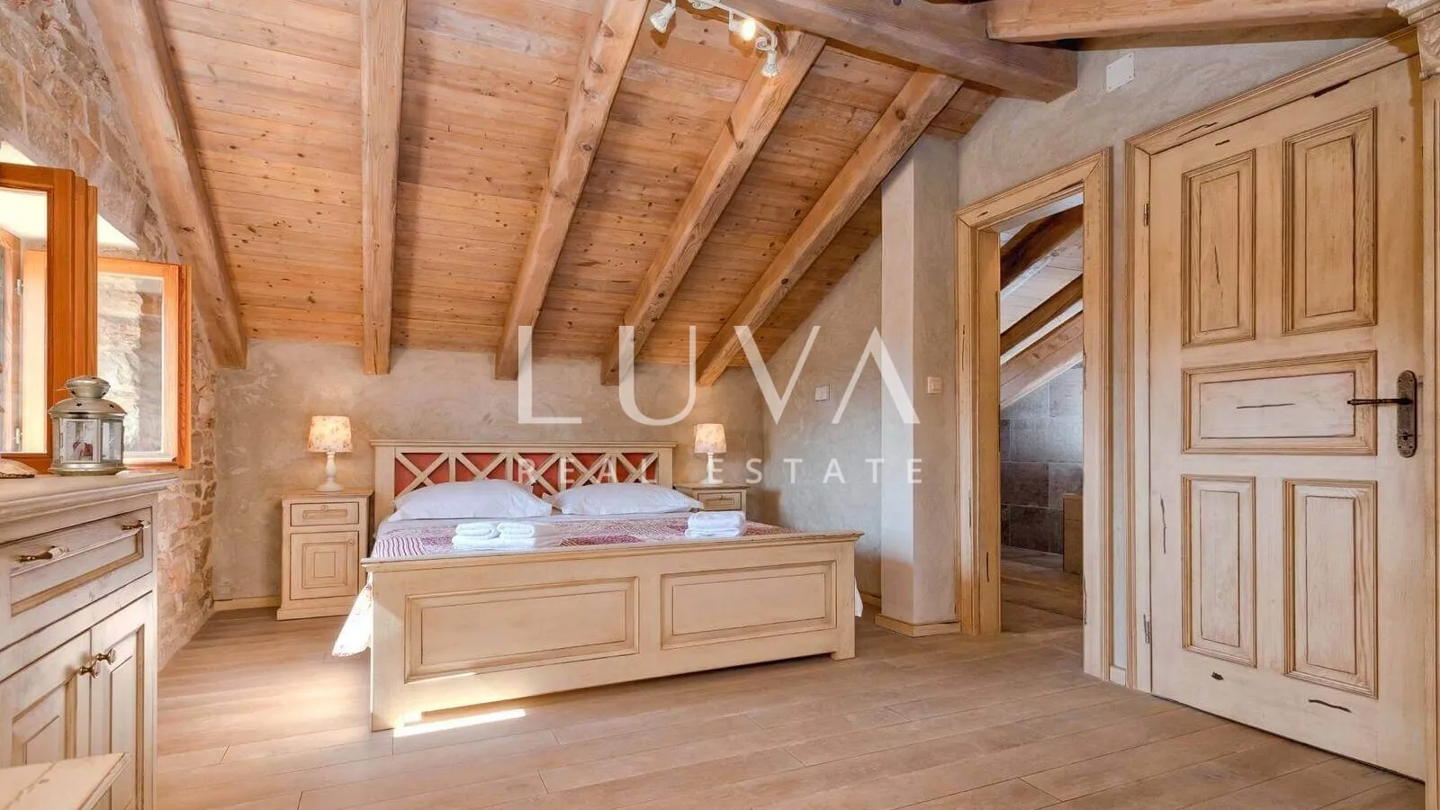 Luksuzna vila s bazenom na osami na Hvaru