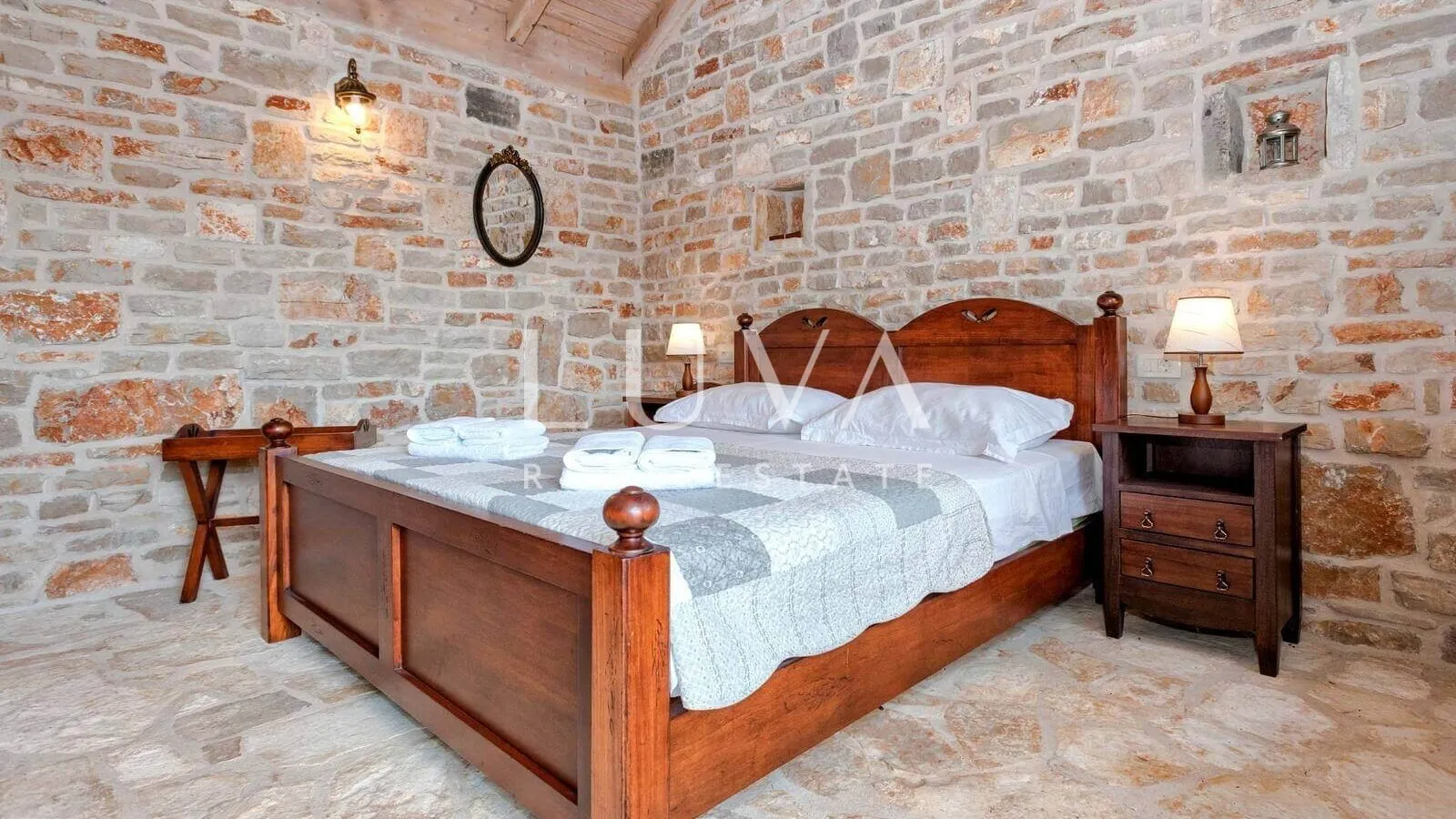 Luksuzna vila s bazenom na osami na Hvaru