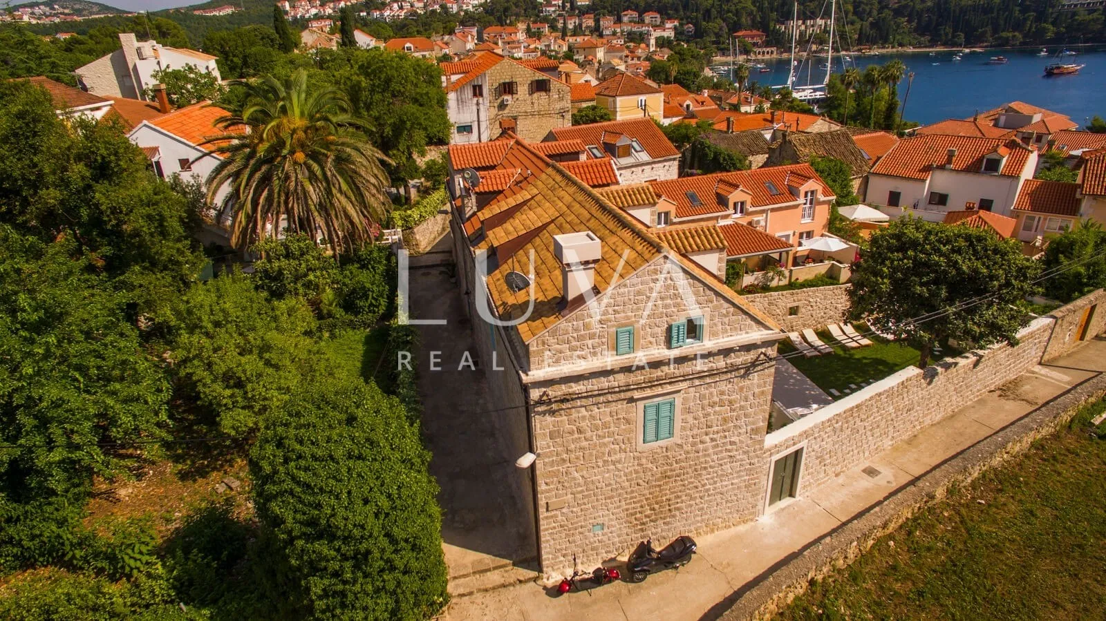 Luksuzna kuća blizu mora u Cavtatu na prodaju