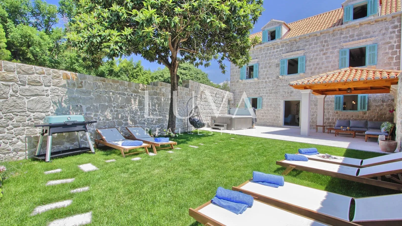 Luksuzna kuća blizu mora u Cavtatu na prodaju