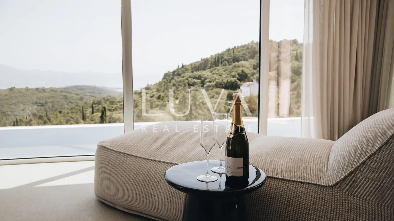 Korčula, luxury villa with pool near the sea for sale