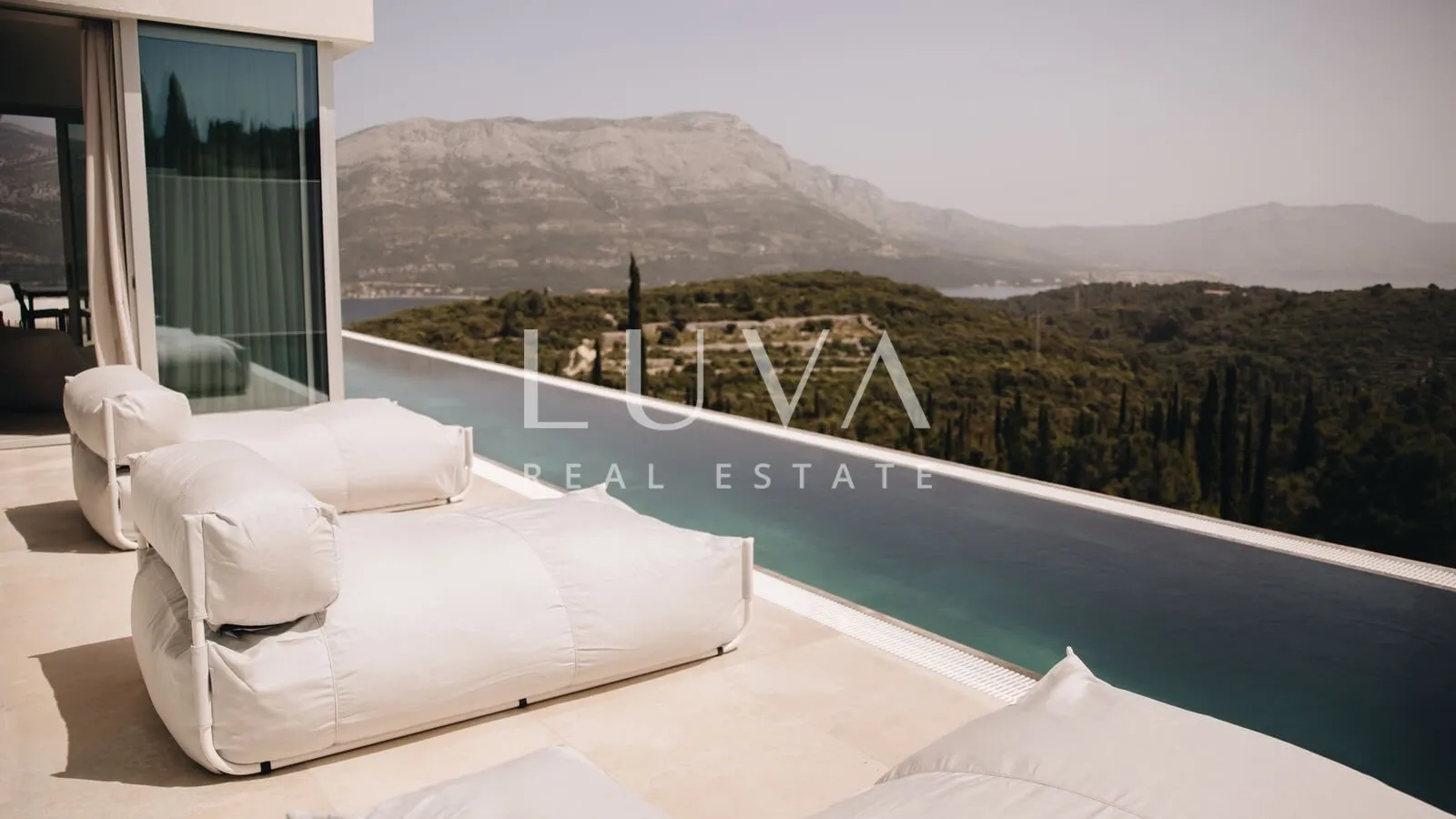 Korčula, luxury villa with pool near the sea for sale