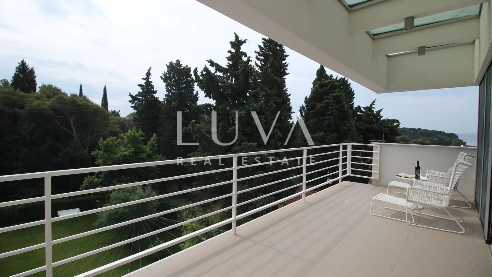 Rovinj, Borik, luxury house with pool near the sea for sale