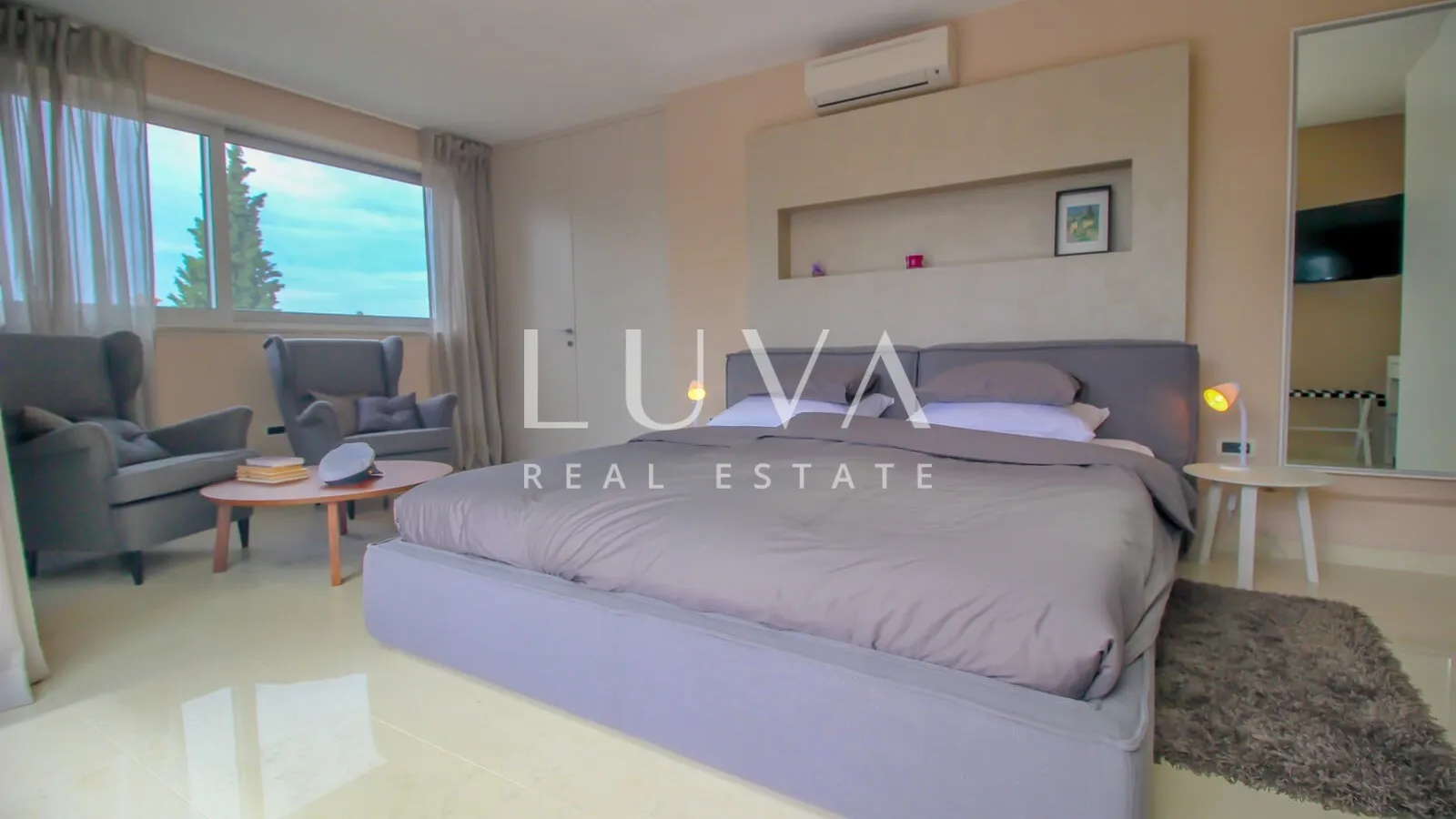 Rovinj, Borik, luxury house with pool near the sea for sale