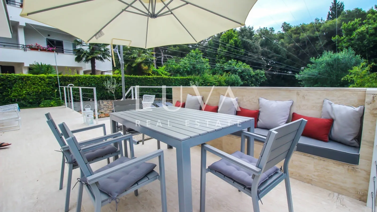 Rovinj, Borik, luxury house with pool near the sea for sale